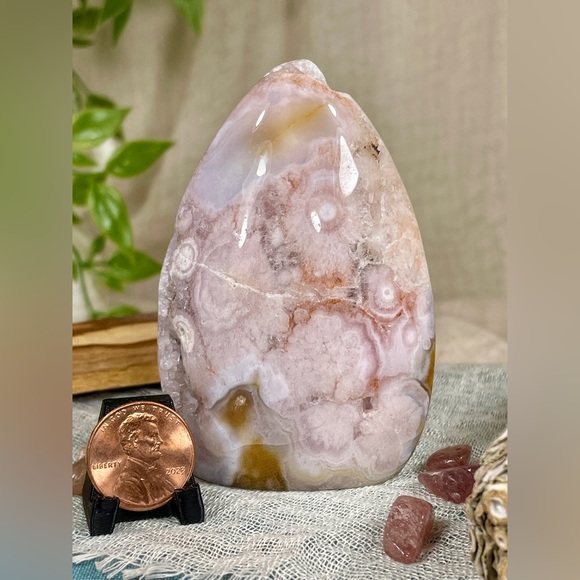 1820 Pink Amethyst Crystal Mountain Carving with Druzy - Picture 13 of 13